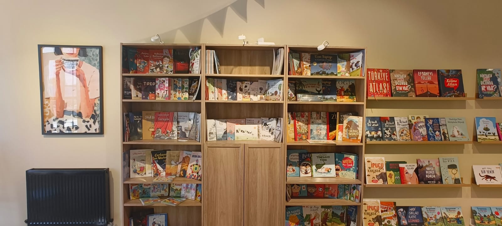 Giggles & Bloom children's bookshop shelves